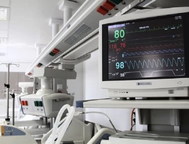 ΠΟΕΔΗΝ: 65 άτομα στην αναμονή για μία κλίνη σε ΜΕΘ!